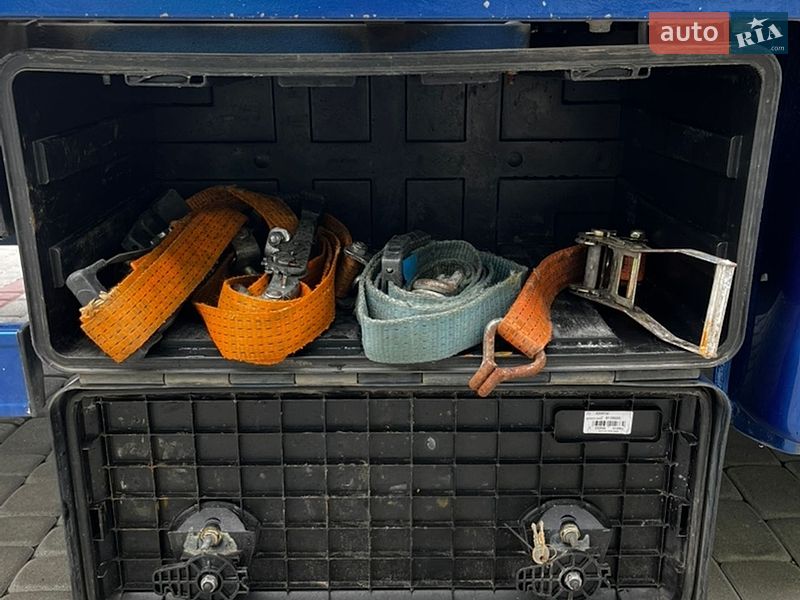 Евакуатор Renault Master 2011 в Львові