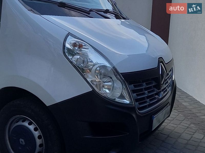 Вантажний фургон Renault Master 2017 в Львові