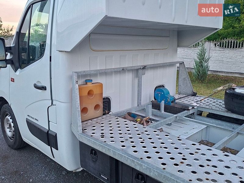 Евакуатор Renault Master 2015 в Радивиліві