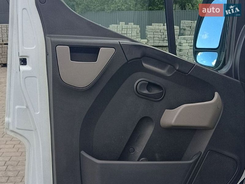 Грузовой фургон Renault Master 2016 в Бартатовом