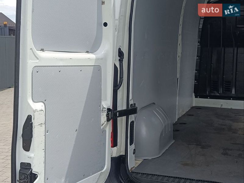 Грузовой фургон Renault Master 2016 в Бартатовом