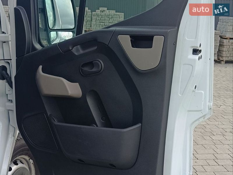 Грузовой фургон Renault Master 2016 в Бартатовом