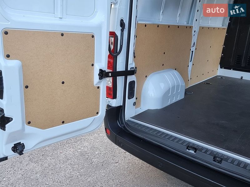 Вантажний фургон Renault Master 2021 в Житомирі