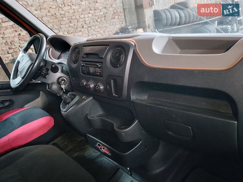 Тентованый Renault Master 2017 в Ужгороде