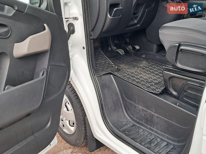 Грузовой фургон Renault Master 2017 в Бердичеве фото 23 Грузовой фургон Renault Master 2017 в Бердичеве