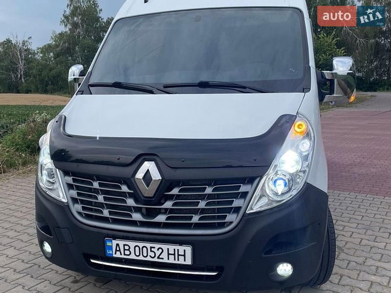 Грузовой фургон Renault Master 2016 в Липовце