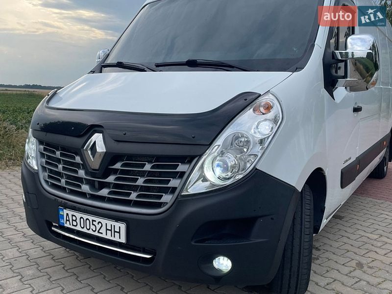 Грузовой фургон Renault Master 2016 в Липовце