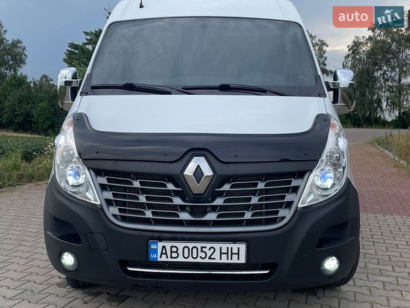 Грузовой фургон Renault Master 2016 в Липовце
