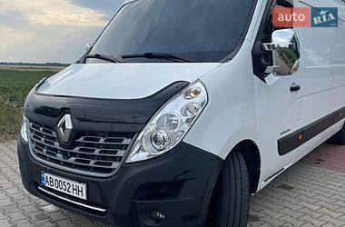 Грузовой фургон Renault Master 2016 в Липовце