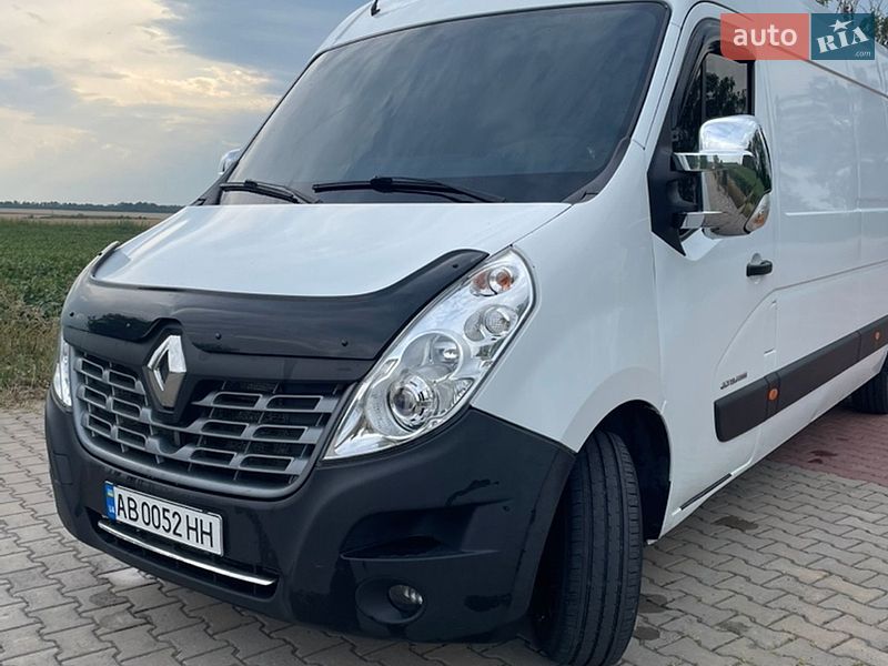 Грузовой фургон Renault Master 2016 в Липовце