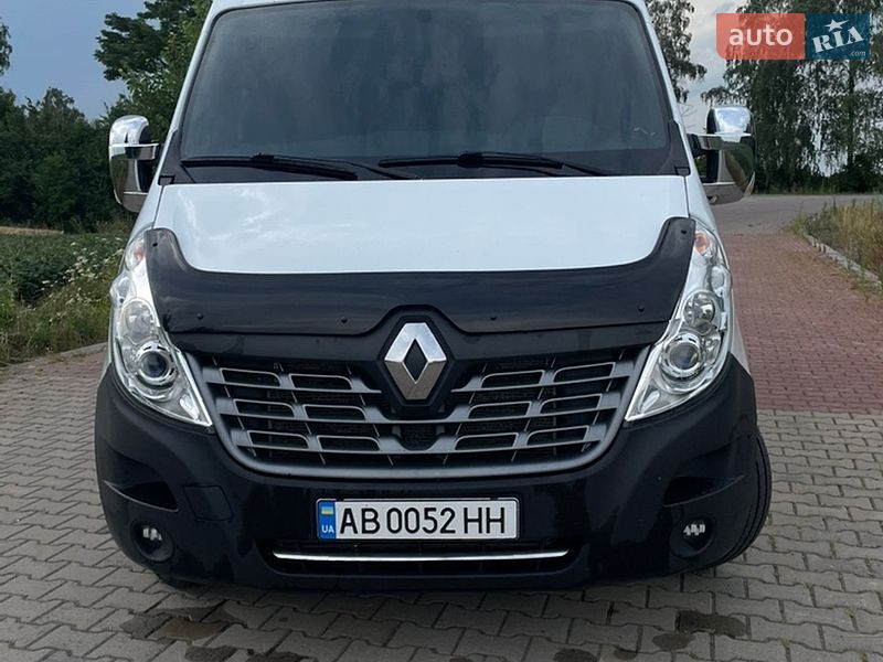 Грузовой фургон Renault Master 2016 в Липовце