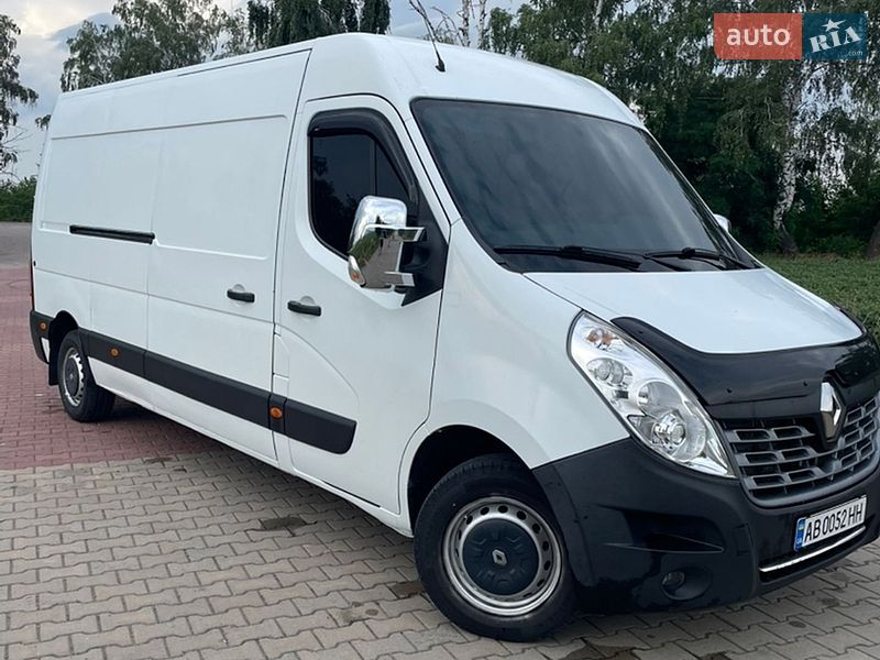 Грузовой фургон Renault Master 2016 в Липовце