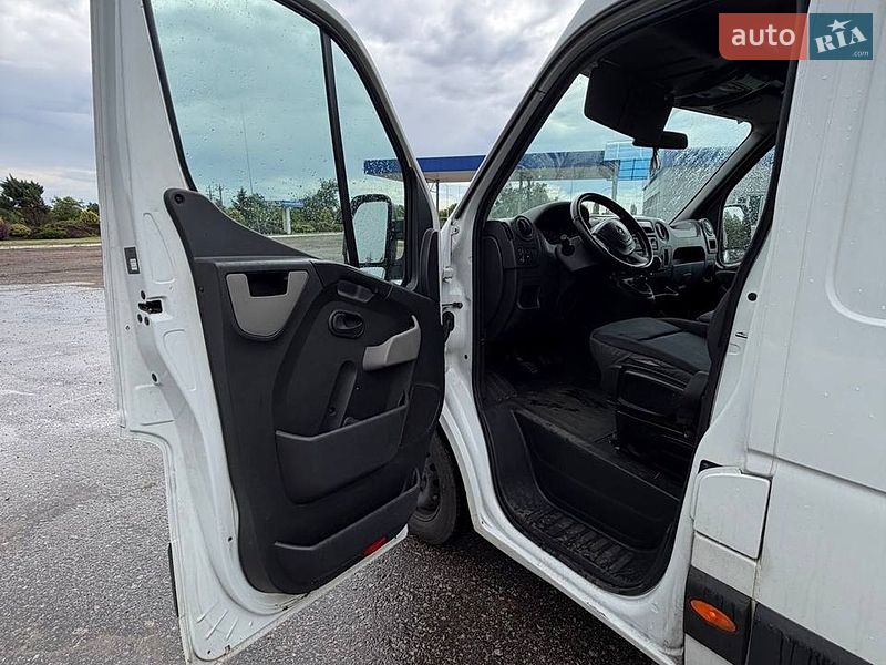 Грузовой фургон Renault Master 2016 в Киеве