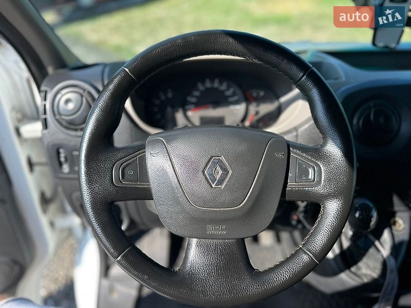 Грузовой фургон Renault Master 2012 в Камне-Каширском