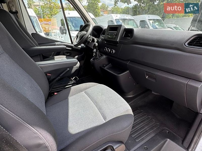 Грузовой фургон Renault Master 2023 в Киеве