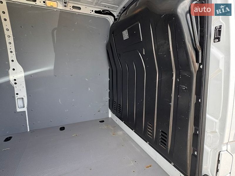 Грузовой фургон Renault Master 2023 в Киеве