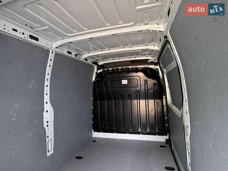 Грузовой фургон Renault Master 2023 в Киеве