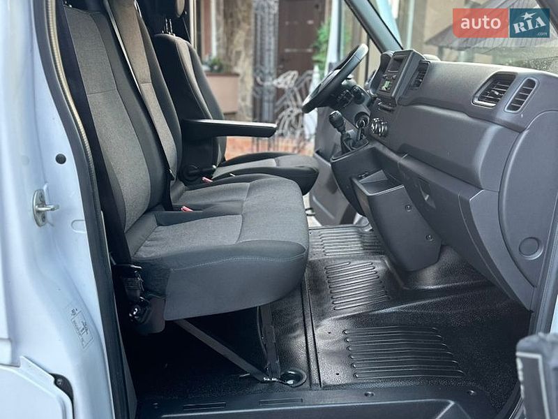 Вантажний фургон Renault Master 2022 в Калуші