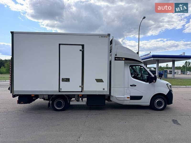 Грузовой фургон Renault Master 2023 в Киеве