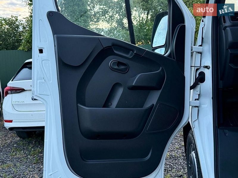 Вантажний фургон Renault Master 2021 в Дніпрі