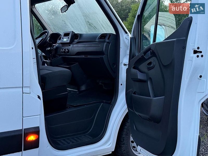 Вантажний фургон Renault Master 2021 в Дніпрі