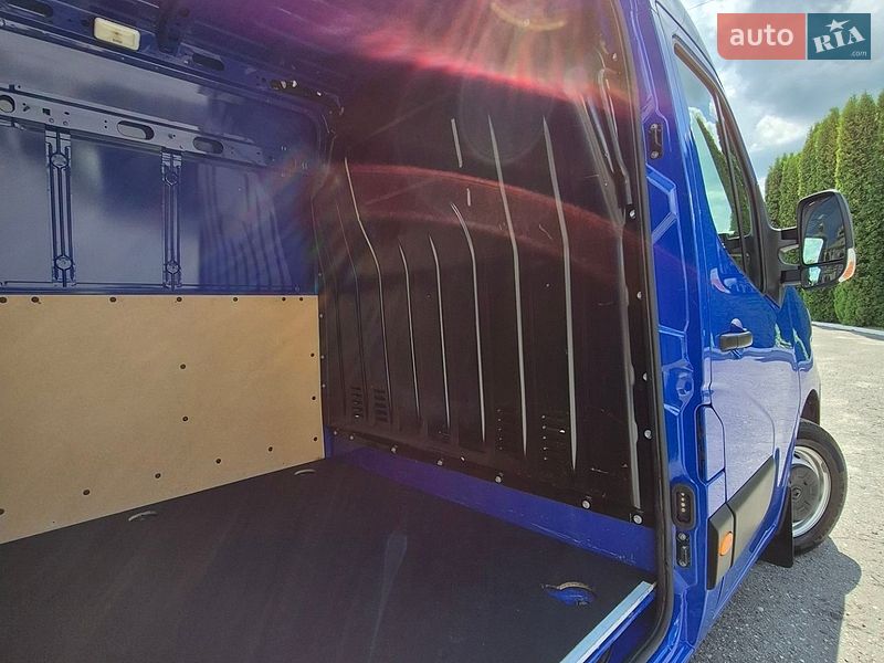 Вантажний фургон Renault Master 2022 в Дубні