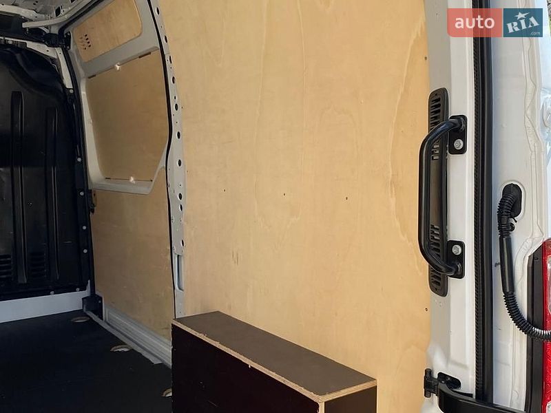 Вантажний фургон Renault Master 2022 в Умані