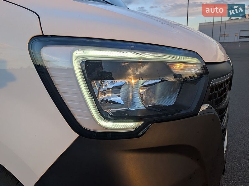 Грузовой фургон Renault Master 2022 в Киеве