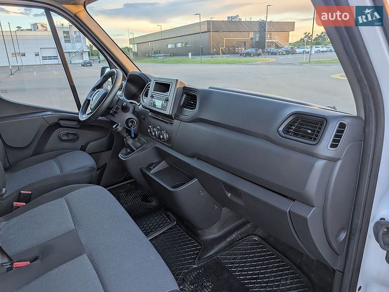 Грузовой фургон Renault Master 2022 в Киеве