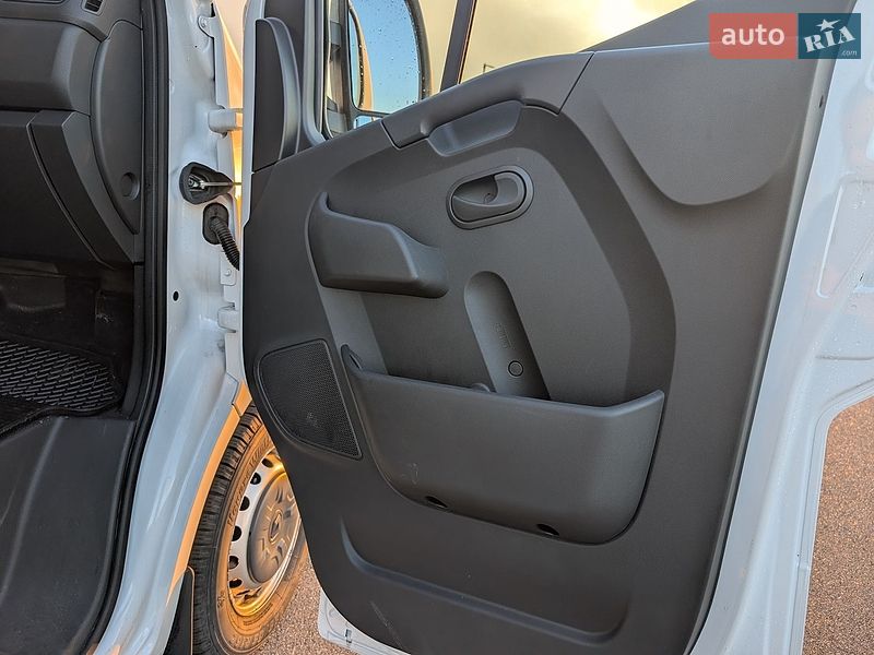Грузовой фургон Renault Master 2022 в Киеве