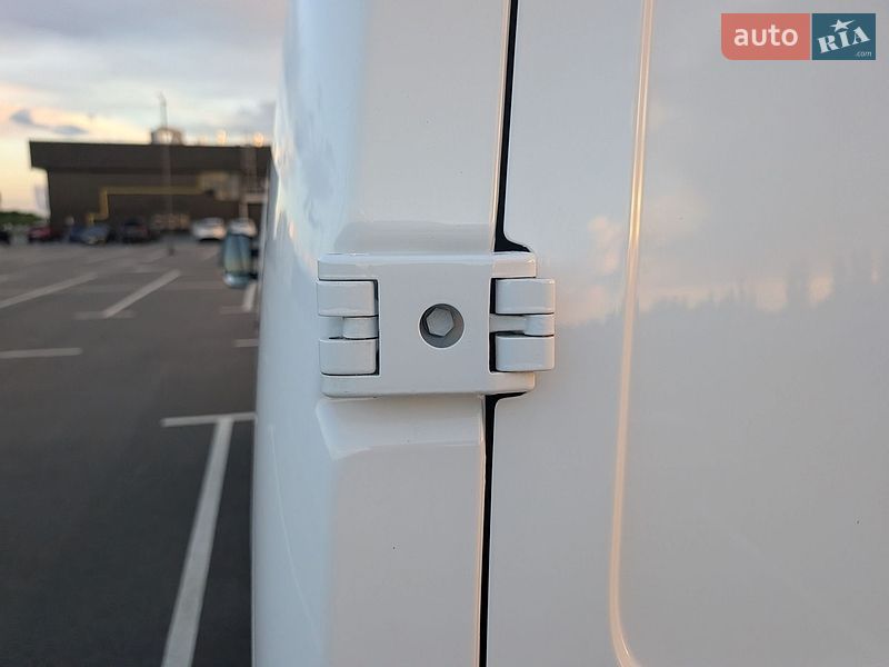 Грузовой фургон Renault Master 2022 в Киеве