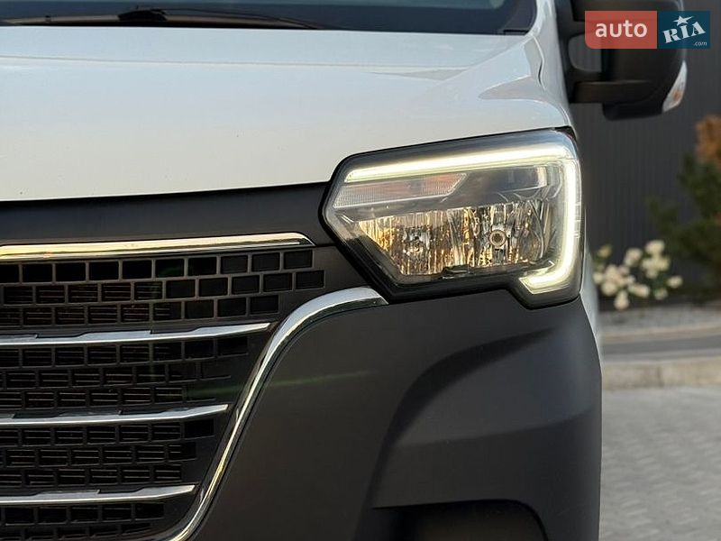 Вантажний фургон Renault Master 2020 в Дубні