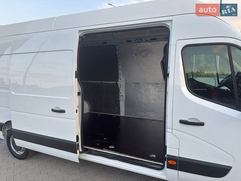 Вантажний фургон Renault Master 2020 в Дубні