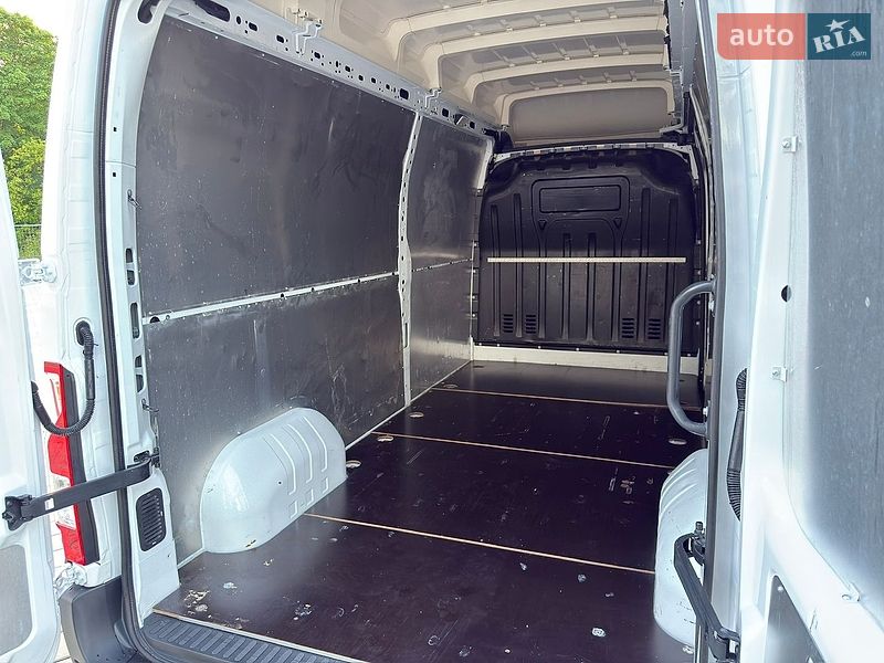 Вантажний фургон Renault Master 2020 в Дубні