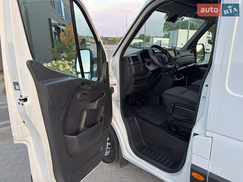 Вантажний фургон Renault Master 2020 в Дубні