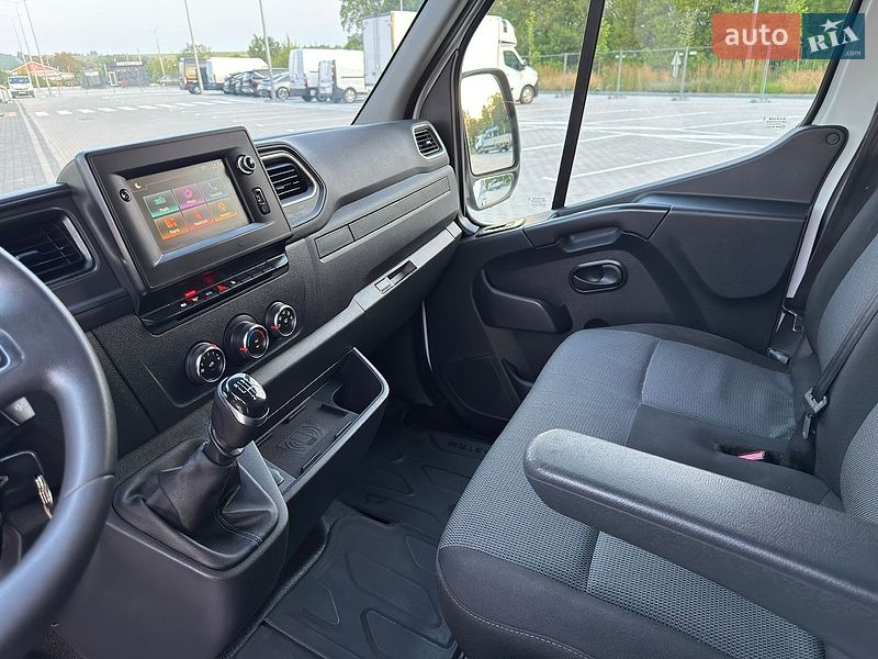 Вантажний фургон Renault Master 2020 в Дубні