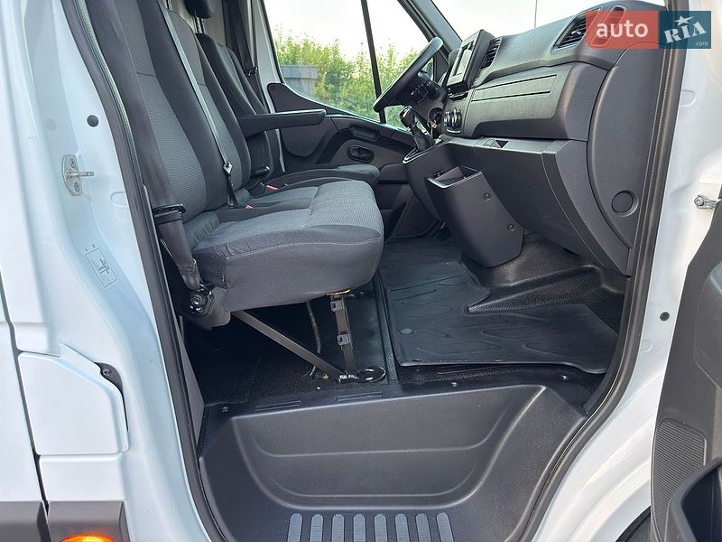 Вантажний фургон Renault Master 2020 в Дубні