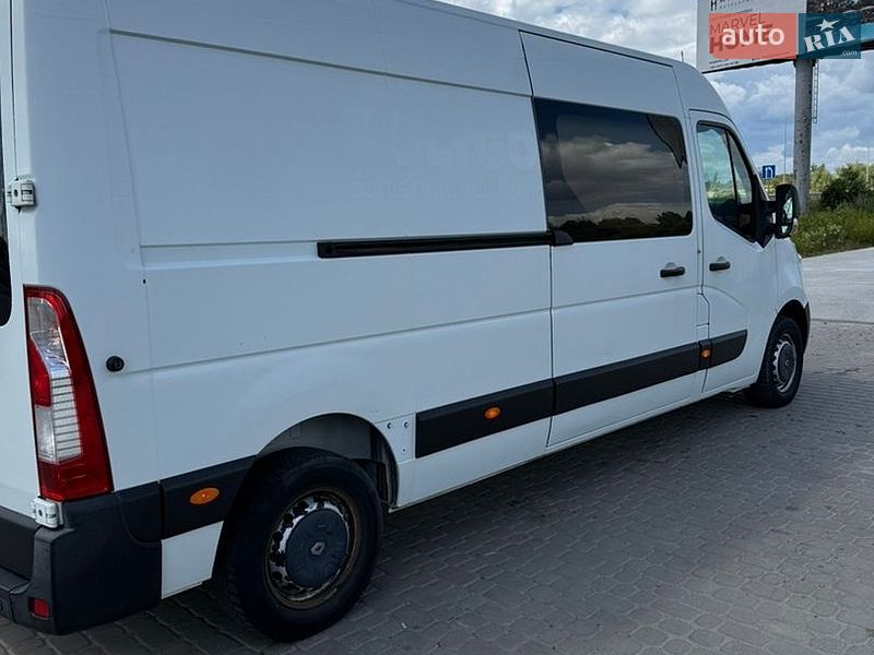 Вантажний фургон Renault Master 2016 в Львові