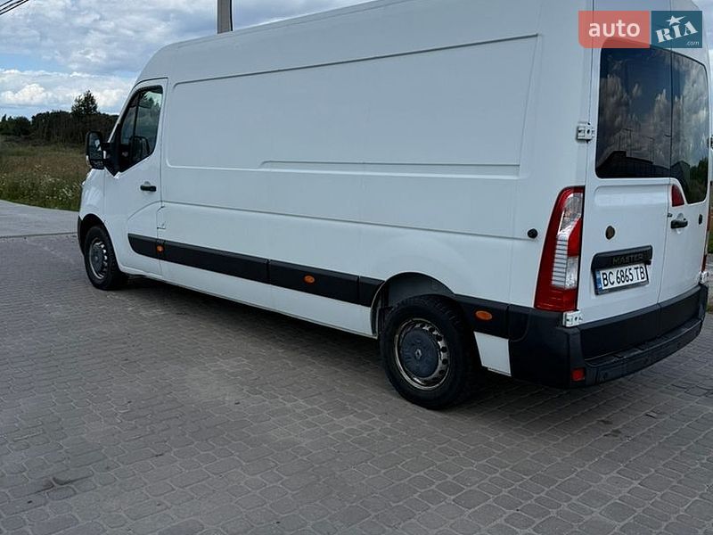 Вантажний фургон Renault Master 2016 в Львові