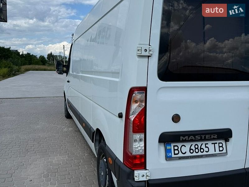 Вантажний фургон Renault Master 2016 в Львові
