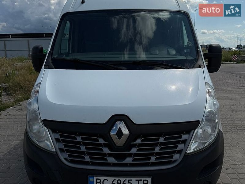 Вантажний фургон Renault Master 2016 в Львові