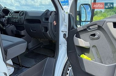 Вантажний фургон Renault Master 2016 в Львові