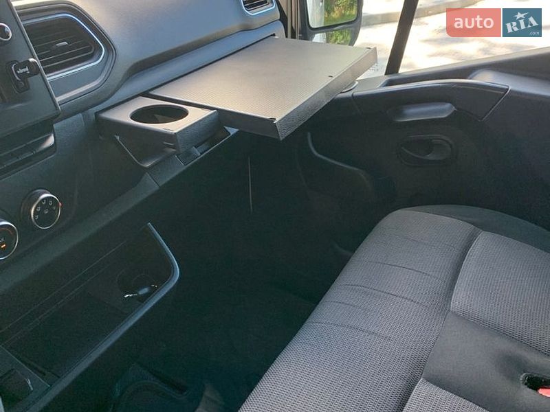 Вантажний фургон Renault Master 2020 в Львові