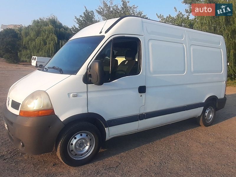 Вантажний фургон Renault Master 2004 в Рівному