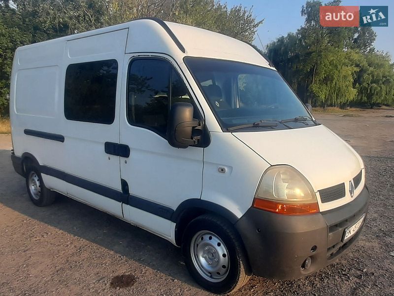 Вантажний фургон Renault Master 2004 в Рівному
