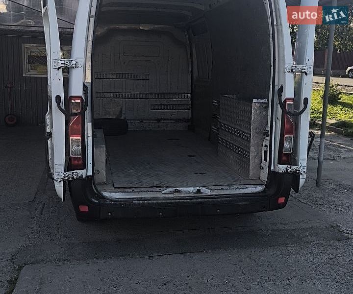 Грузовой фургон Renault Master 2012 в Киеве