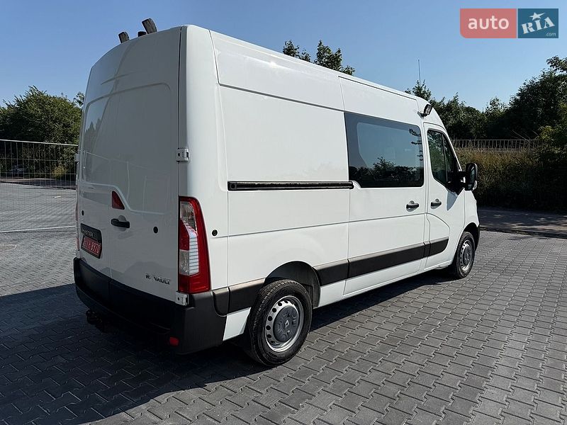Вантажний фургон Renault Master 2015 в Тернополі