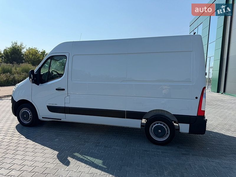 Вантажний фургон Renault Master 2015 в Тернополі