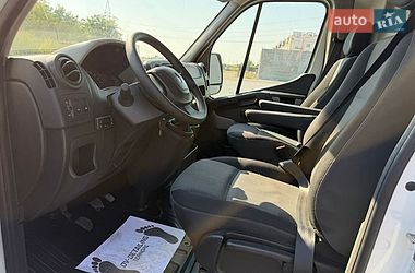 Вантажний фургон Renault Master 2015 в Тернополі