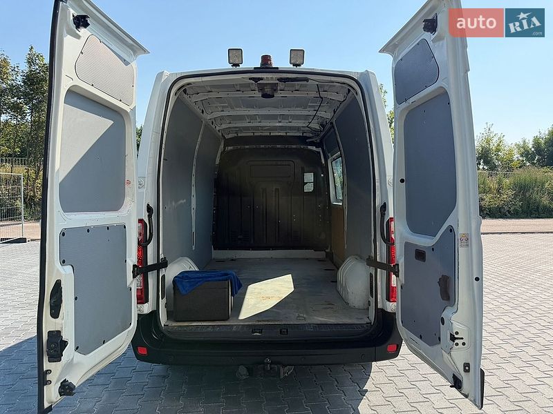 Вантажний фургон Renault Master 2015 в Тернополі